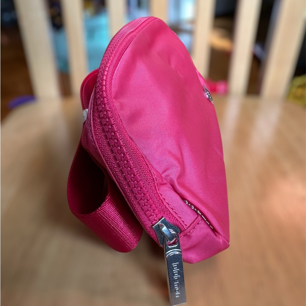 Lululemon 1L Everywhere Belt Bag - Picture 3 of 6